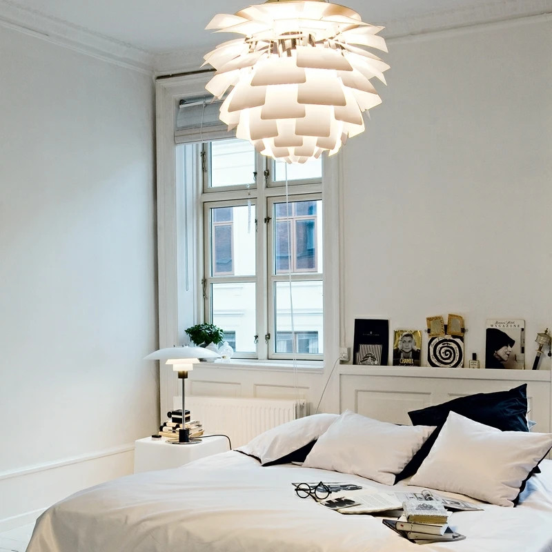 Soveværelse med PH Kogle lampe i loftet